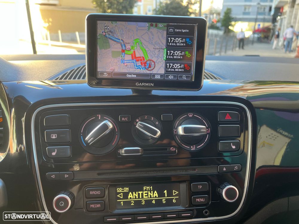 VW Up! 1.0 Groove Auto - 21