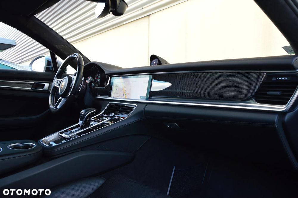 Porsche Panamera Turbo - 21
