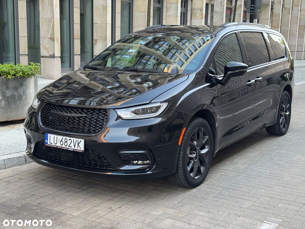 Chrysler Pacifica - 1