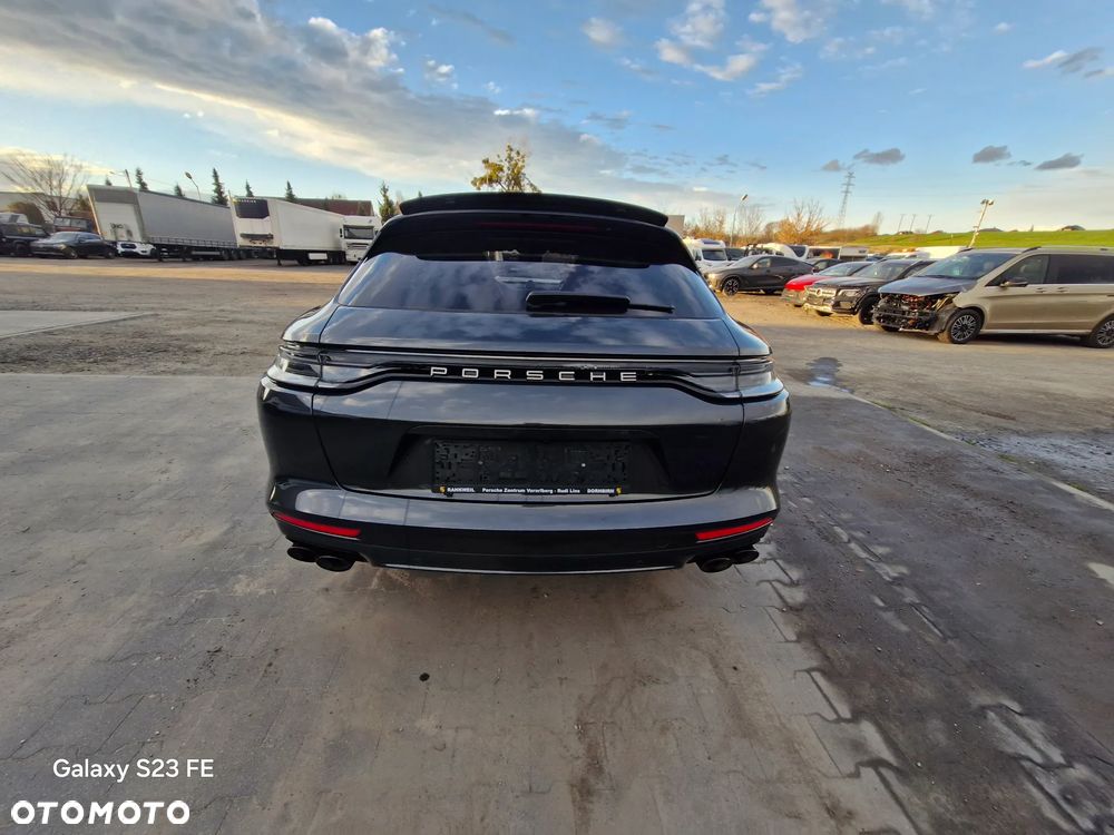 Porsche Panamera 4 E-Hybrid 10 Years Edition - 4