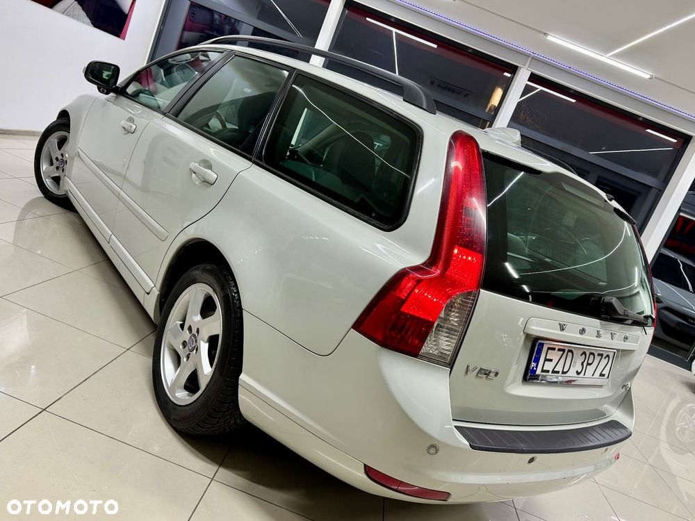 Volvo V50 DPF DRIVe Kinetic - 24