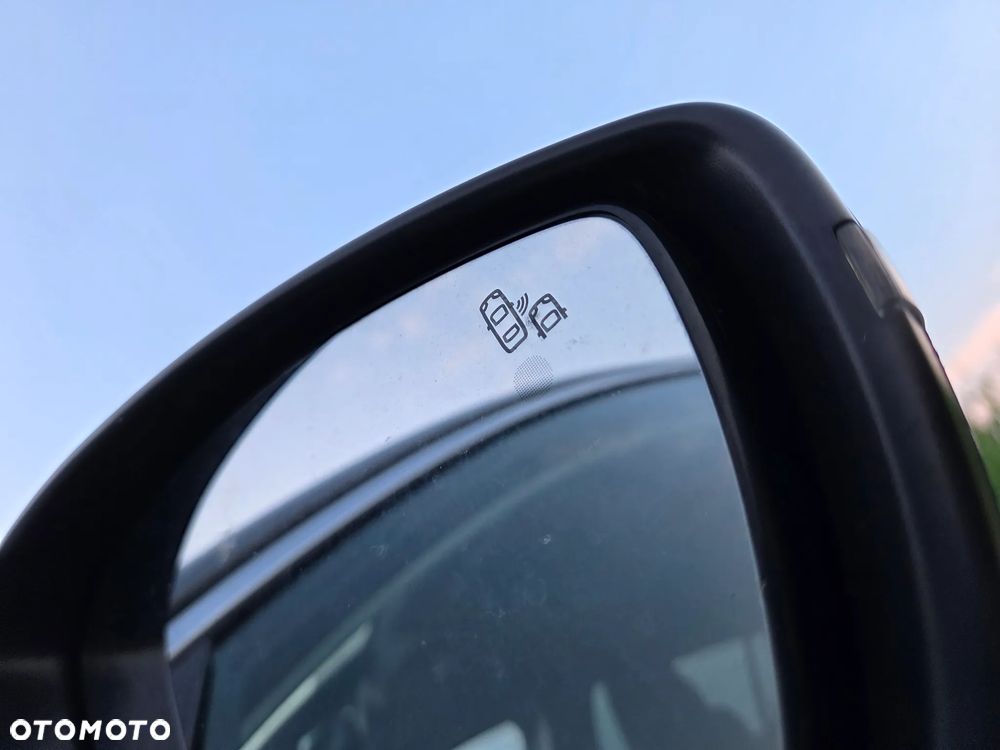 Peugeot 308 1.2 PureTech GPF Road Trip S&S EAT8 - 16
