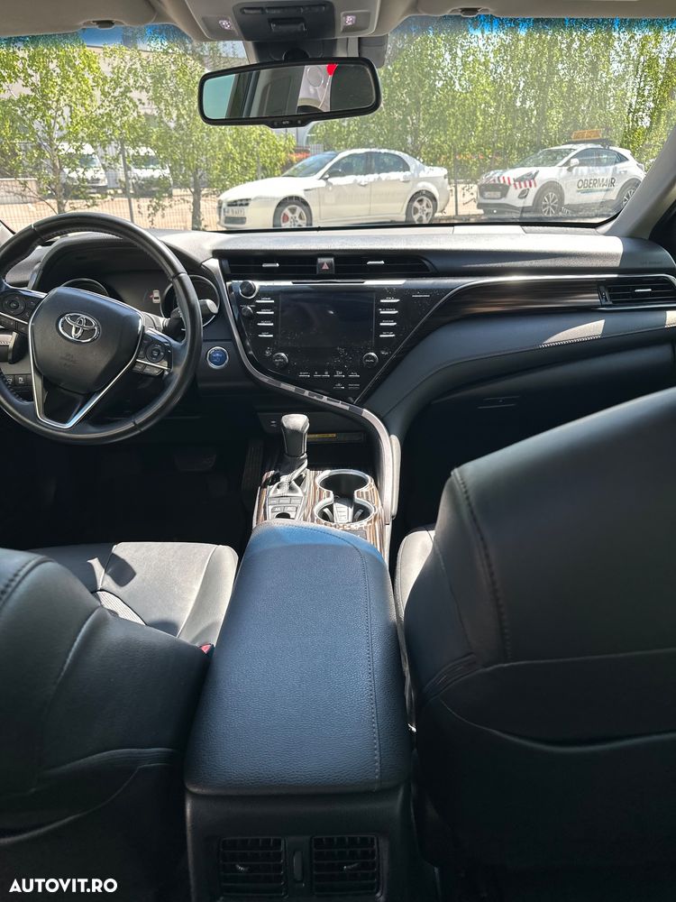Toyota Camry 2.5 Exclusive - 25