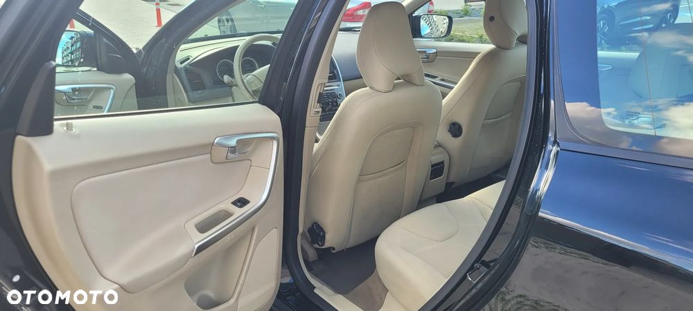 Volvo XC 60 D5 AWD Momentum - 14