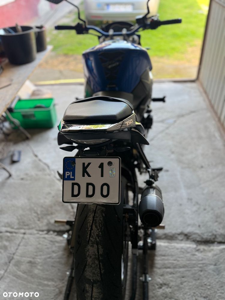 Suzuki GSR - 6