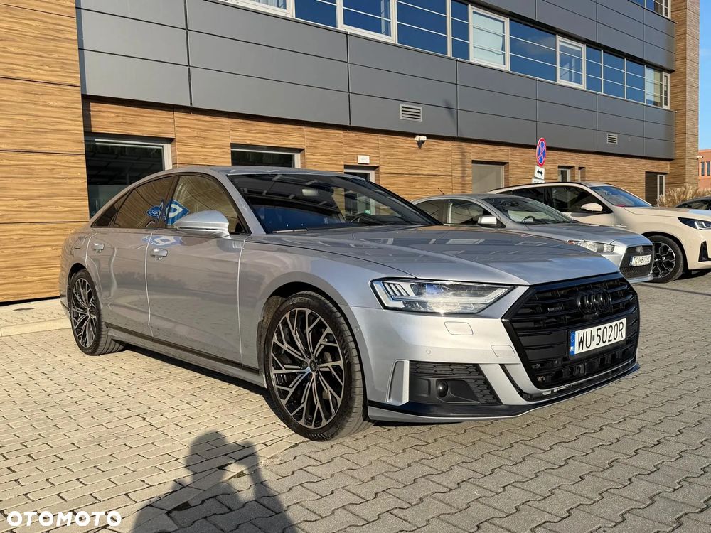 Audi A8 - 8
