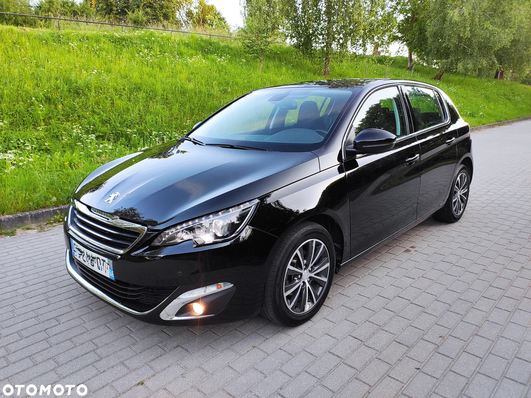 Peugeot 308 1.2 PureTech Allure S&S - 35