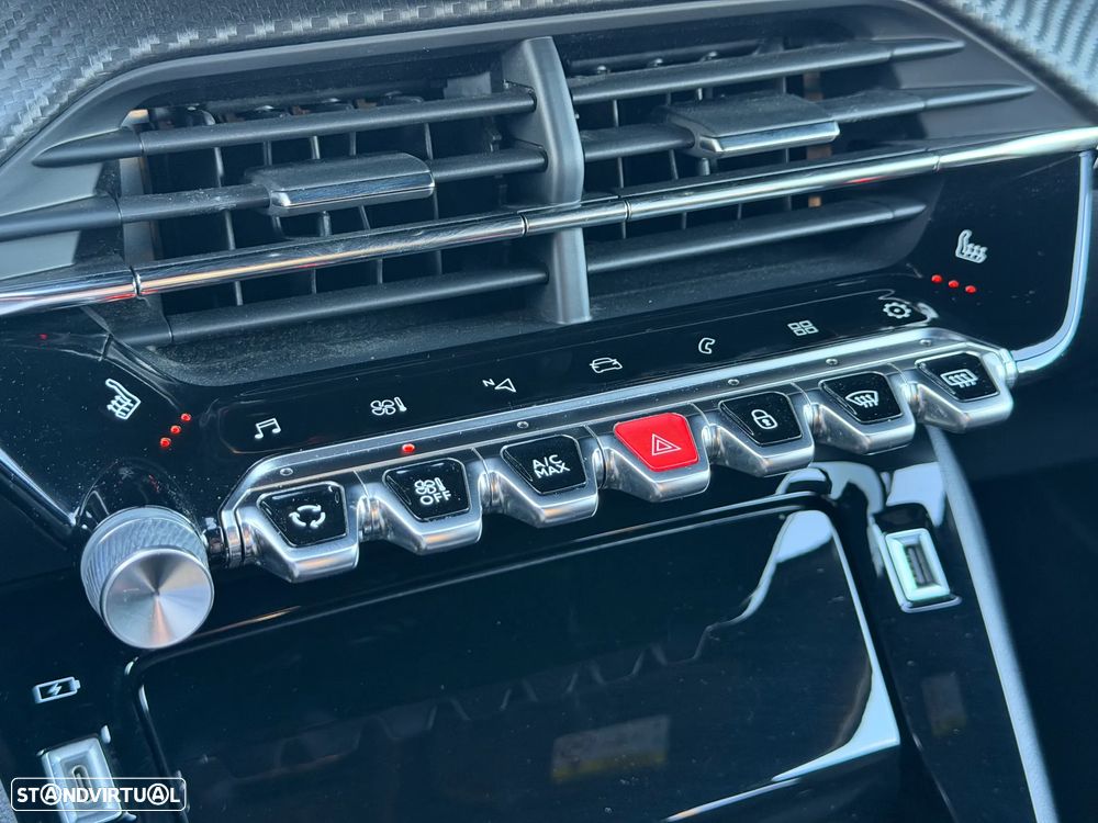 Peugeot 2008 PureTech 130 EAT8 GT - 27