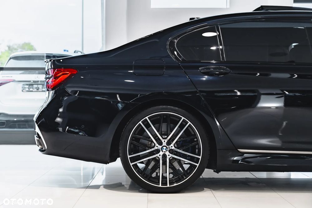 BMW Seria 7 M760Li xDrive - 12