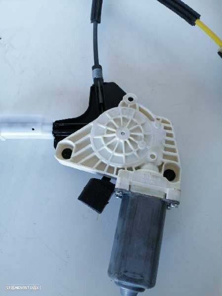 ELEVADOR DE VIDRO FRONTAL ESQUERDO MERCEDES-BENZ CLASSE C COUPÉ 2018 - 2