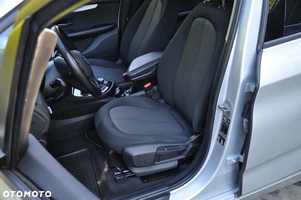 BMW Seria 2 218d Advantage - 14