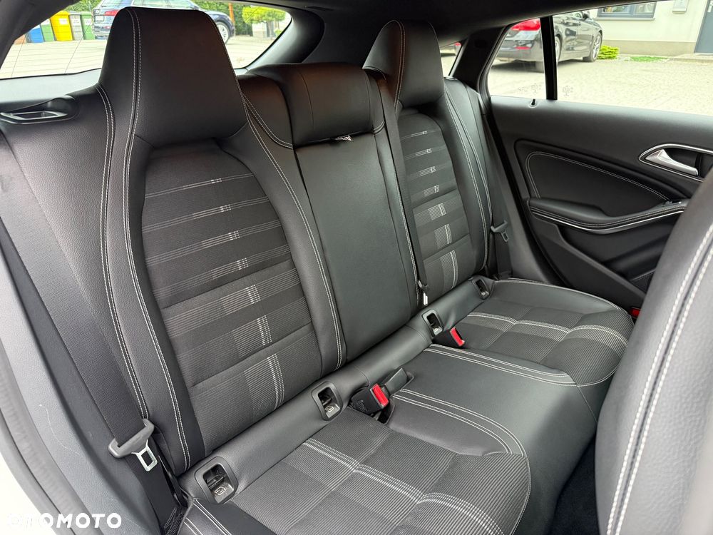 Mercedes-Benz CLA 180 7G-DCT Peak Edition - 24