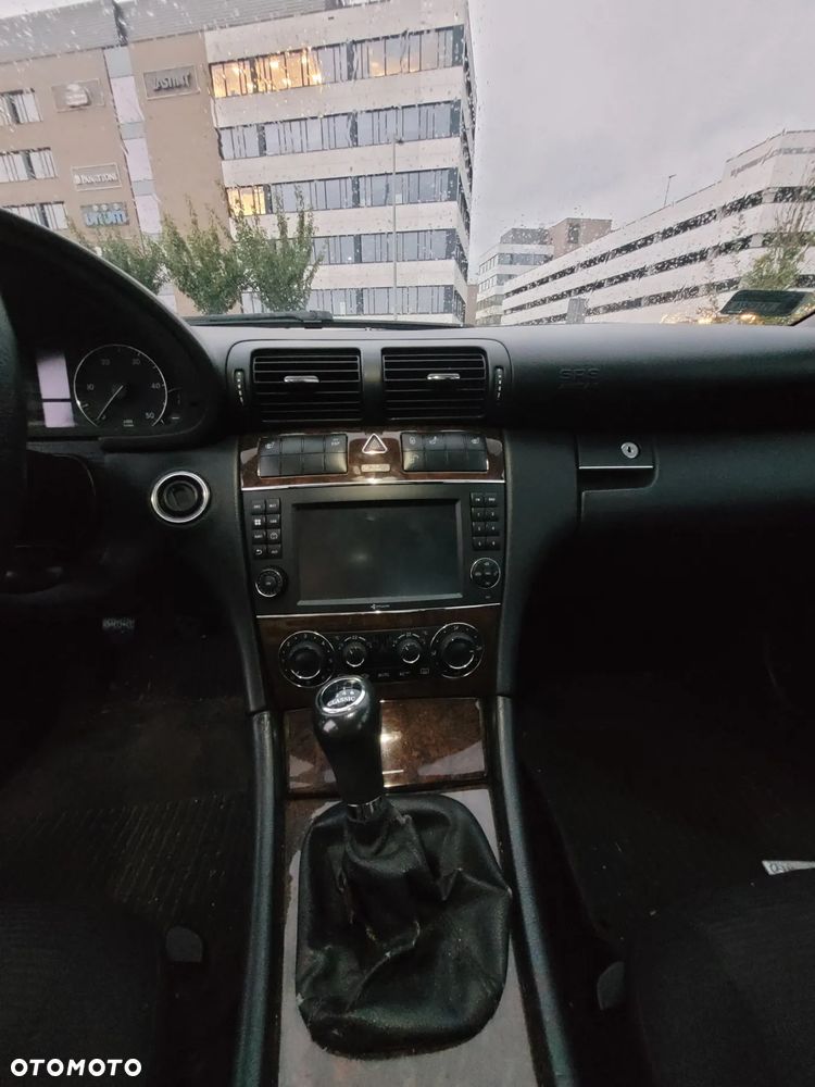 Mercedes-Benz Klasa C 200 T CDI Classic - 14