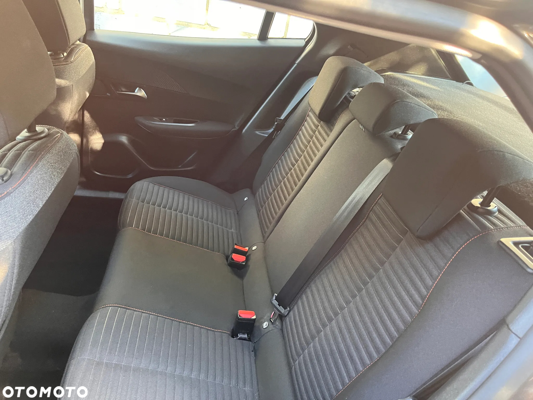 Peugeot 2008 PureTech 130 EAT8 Active Pack - 13