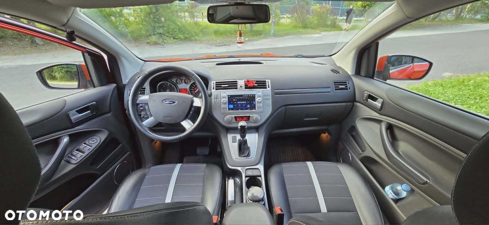 Ford Kuga - 8