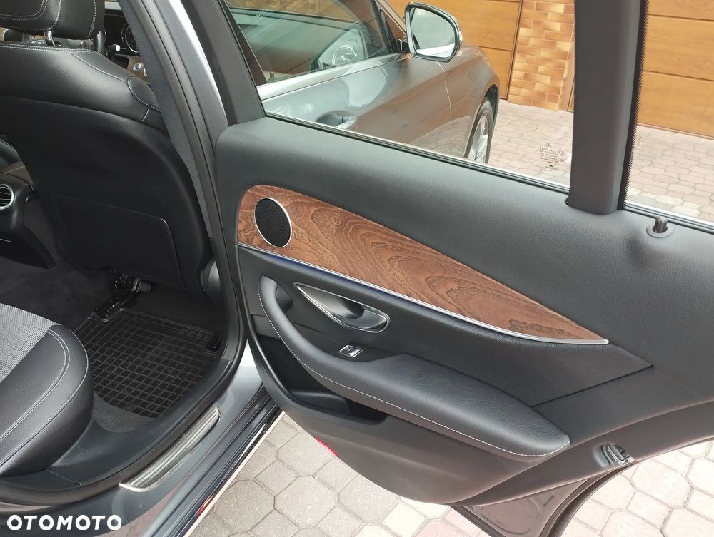 Mercedes-Benz Klasa E 200 9G-TRONIC - 20