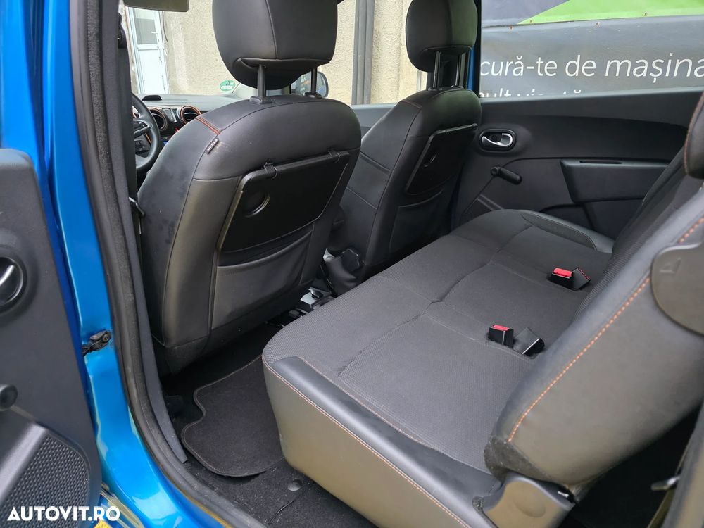 Dacia Lodgy dCi 110 Stepway Celebration - 12