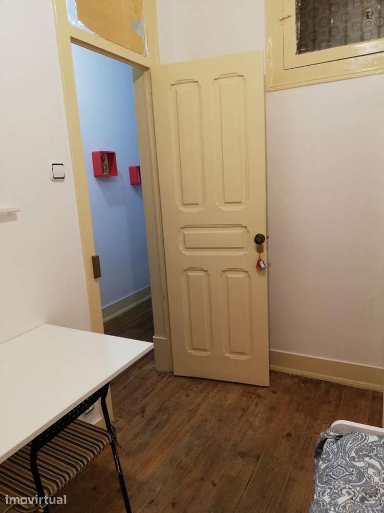 Quarto - localizado em Alameda Lisbon - Grande imagem: 5/17