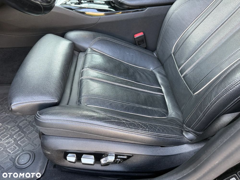 BMW Seria 5 530d xDrive Sport-Aut Luxury Line - 23