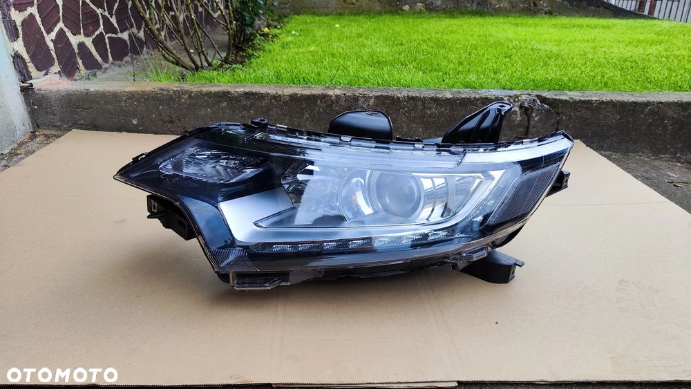 Mitsubishi Outlander Lift 16-23 Lampa Przód Soczewka Lewa Nieklejona Oryginał EU - 1