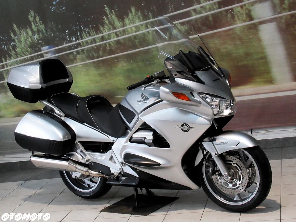 Honda ST - 8
