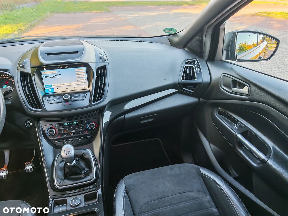 Ford Kuga 1.5 EcoBoost 2x4 ST-Line - 18