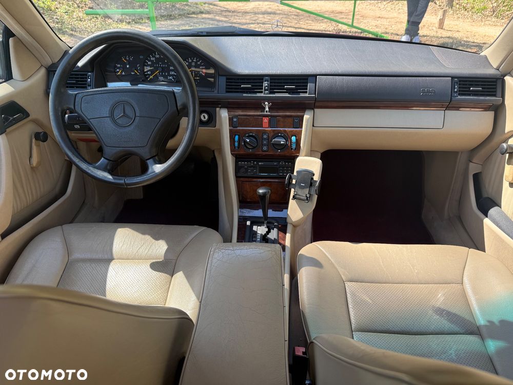 Mercedes-Benz W124 (1984-1993) - 17