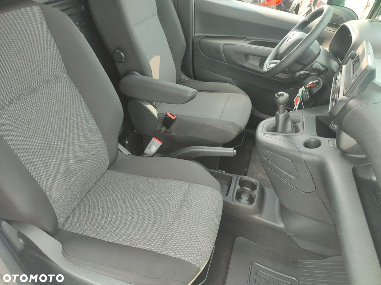 Toyota Proace City - 13