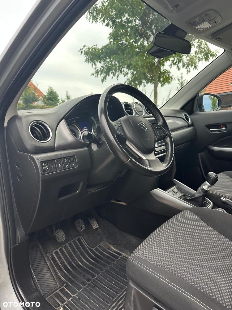 Suzuki Vitara 1.4 Boosterjet Premium 4WD - 2