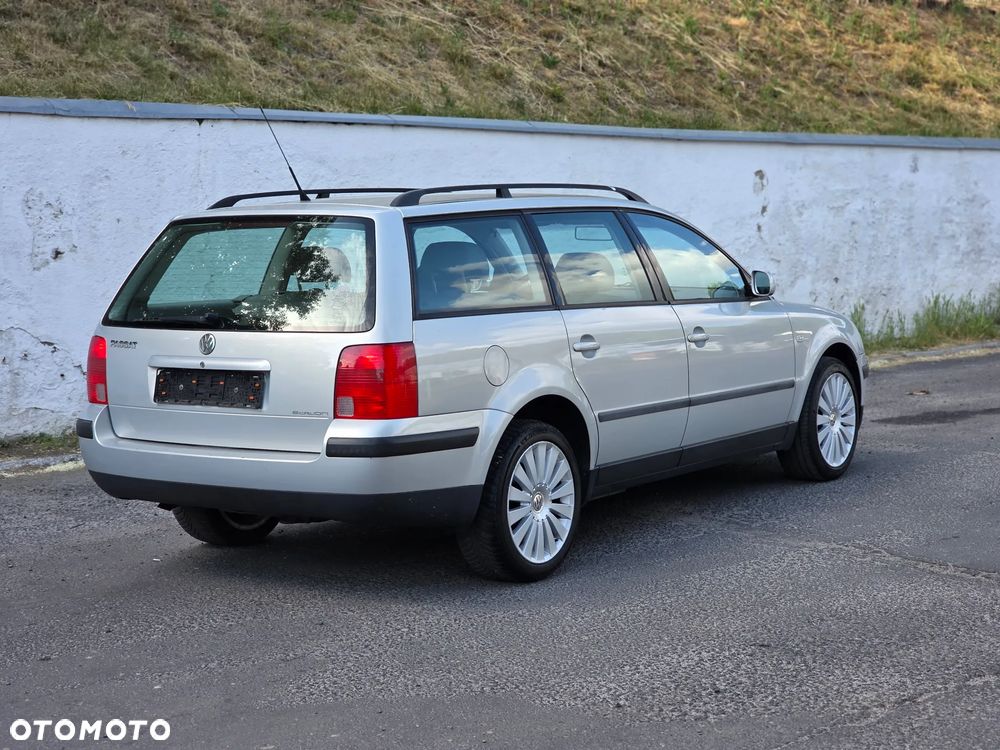 Volkswagen Passat 1.6 Comfortline - 10