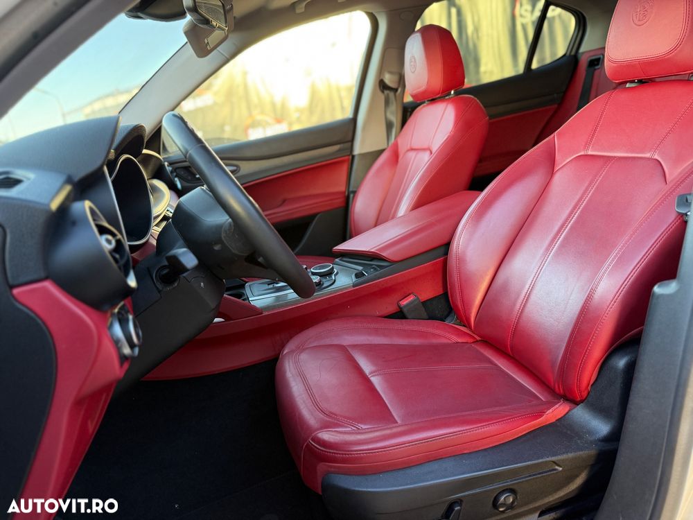 Alfa Romeo Stelvio ver-2-0-turbo-awd-at8-ti - 11