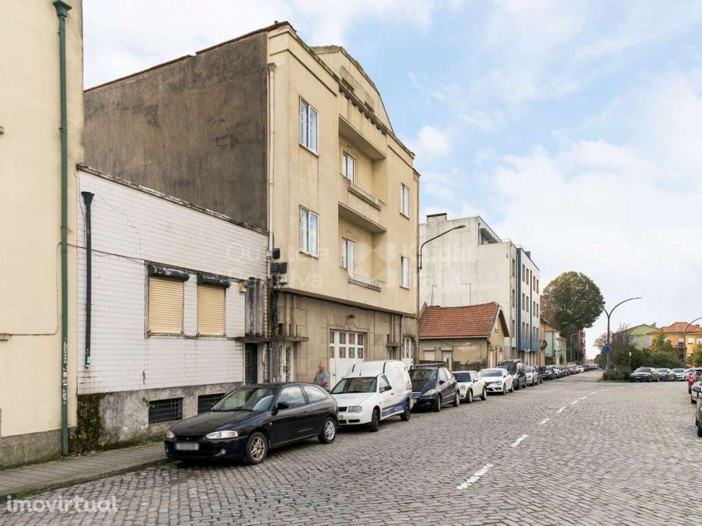 Terreno com ruína para demolir e reconstruir Paranhos, Porto - Grande imagem: 5/25