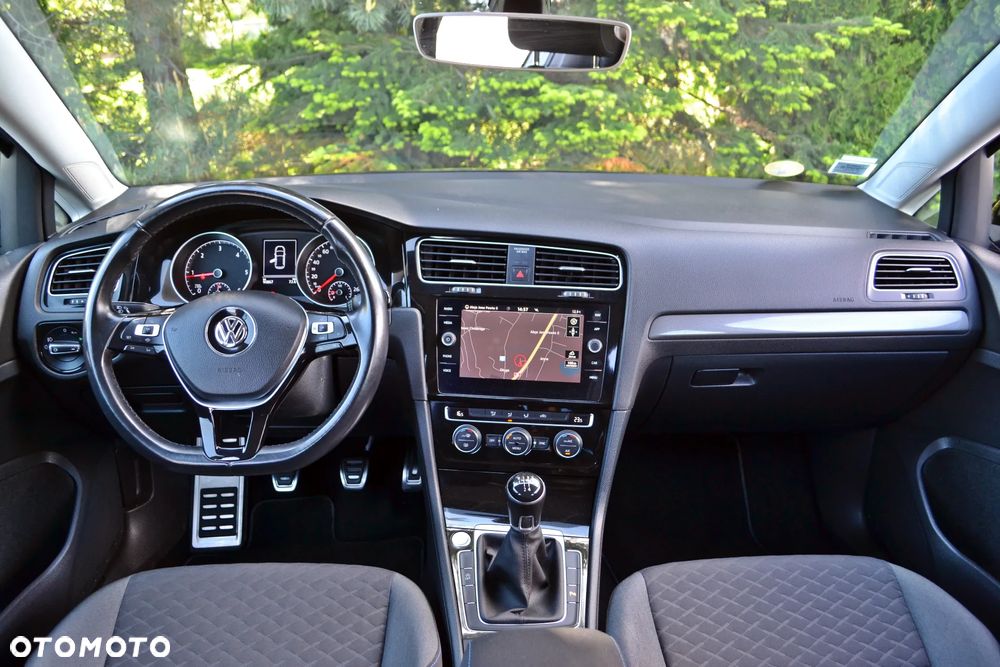 Volkswagen Golf - 20