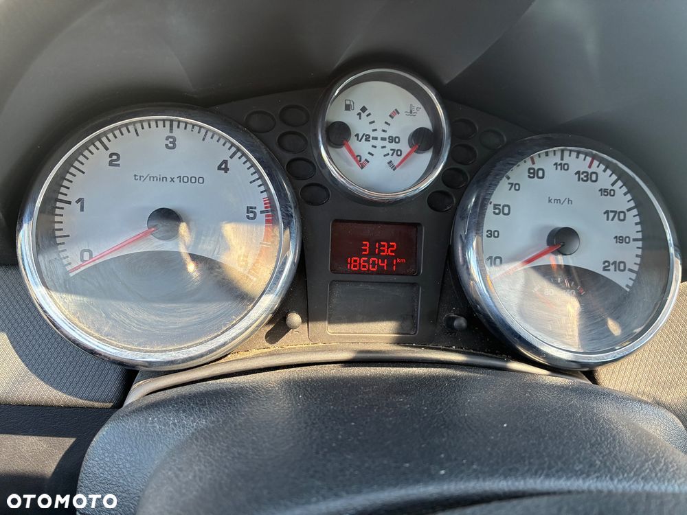 Peugeot 207 1.6 HDi Sporty - 2