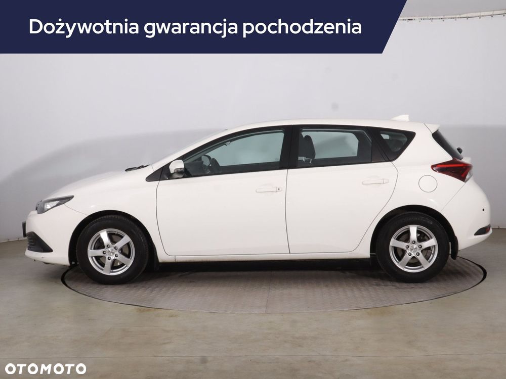 Toyota Auris 2017 photo 3
