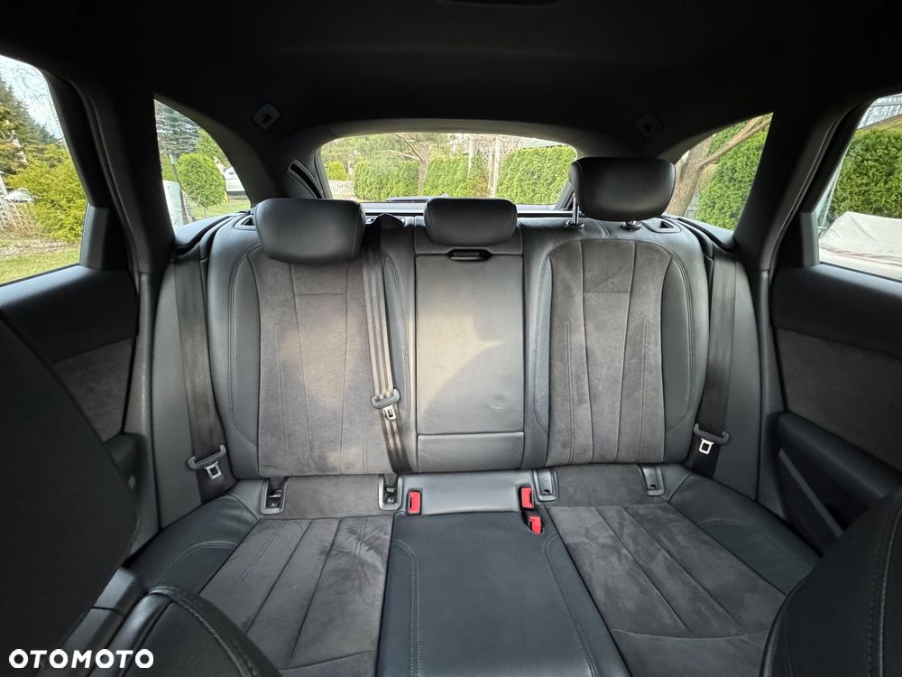 Audi A4 Avant 2.0 TDI ultra S tronic - 12