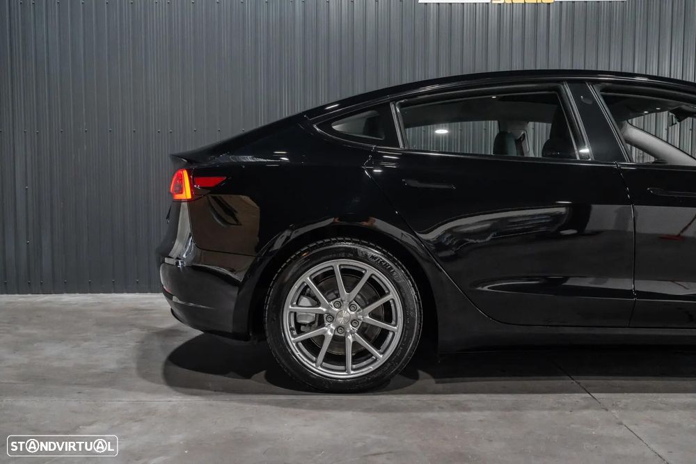 Tesla Model 3 Long-Range Dual Motor AWD - 36