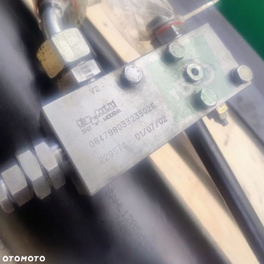 Siłownik Główny Teleskopu 240047 52500263 Manitou MLT 633 - 17