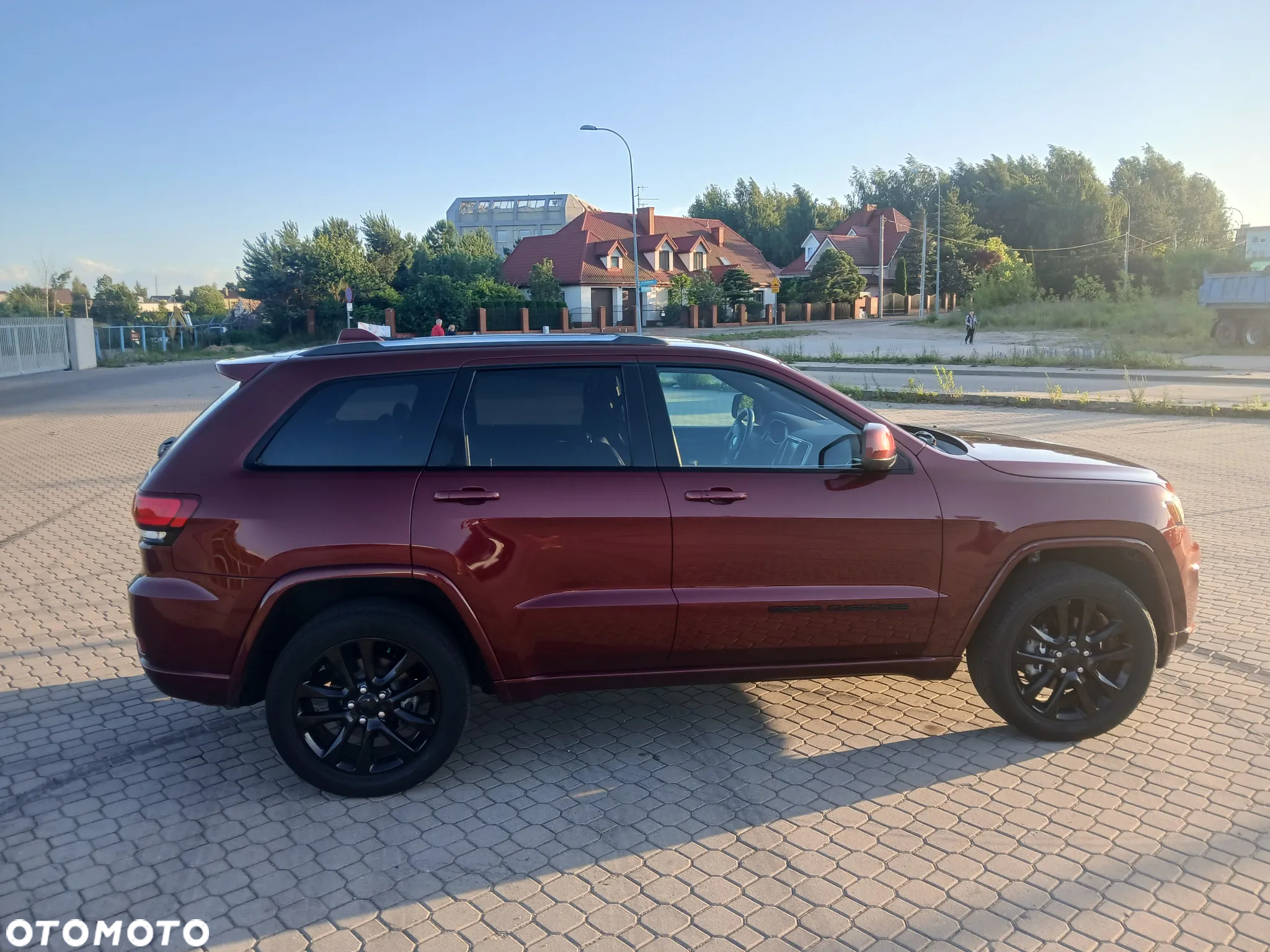 Jeep Grand Cherokee - 14