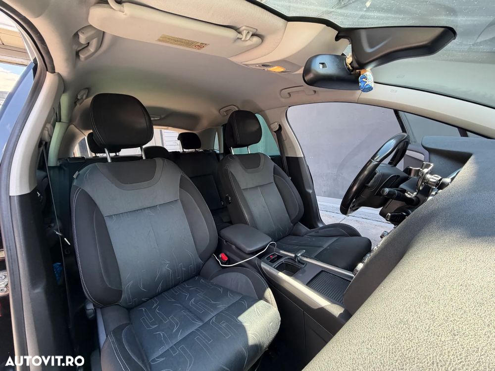 Citroën C4 1.6 e-HDi FAP Exclusive - 9