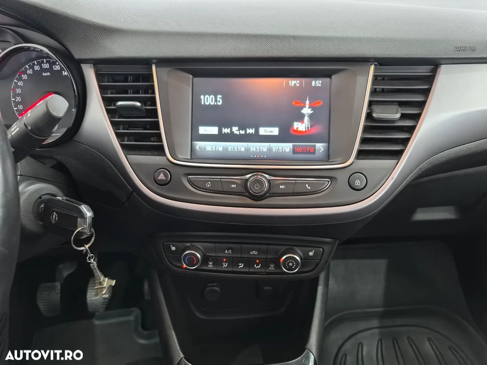 Opel Crossland - 13