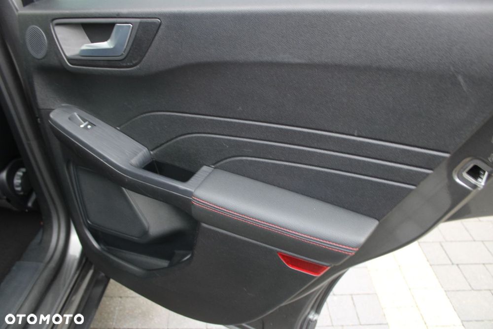 Ford Kuga - 26