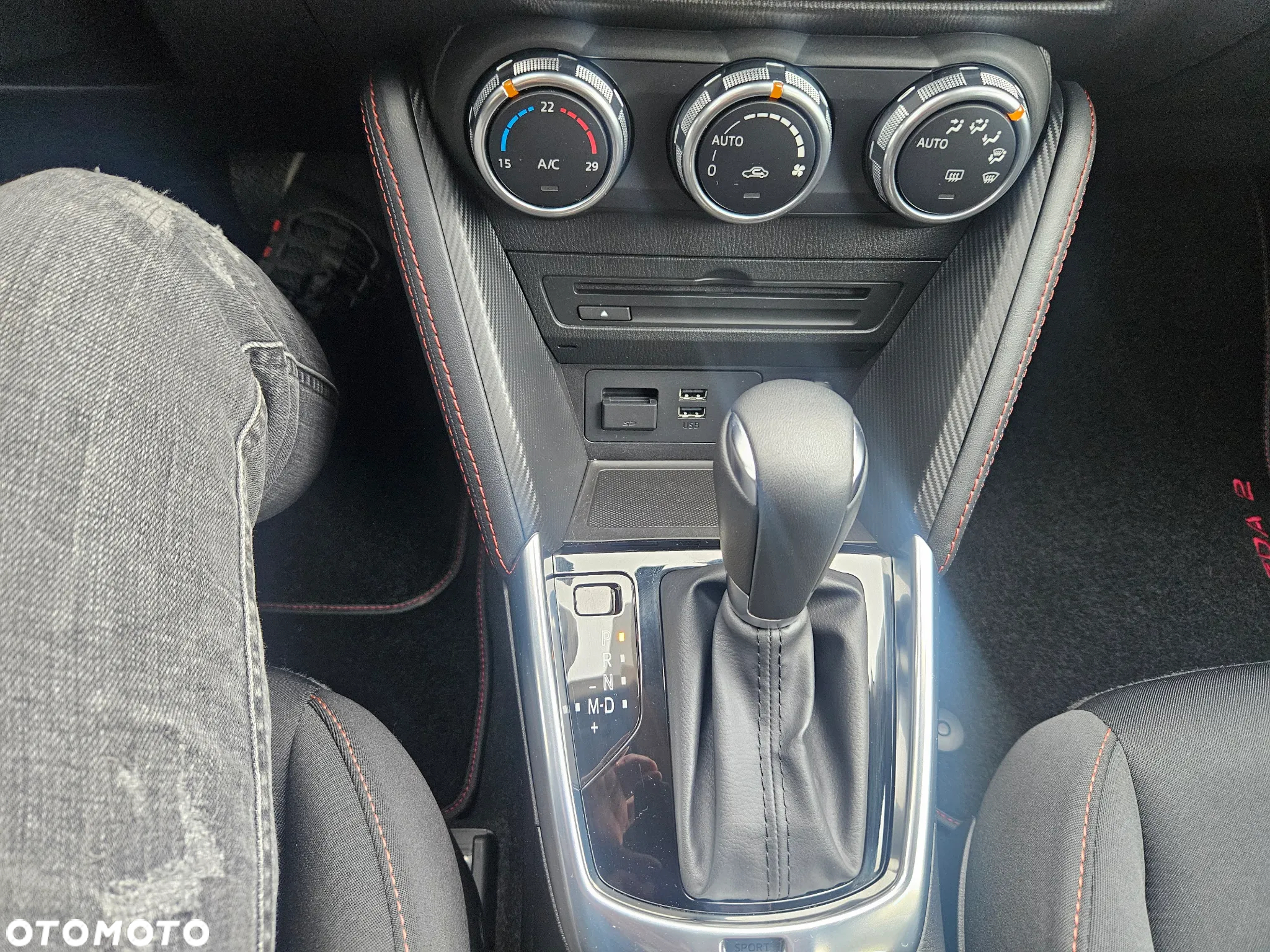 Mazda 2 - 15