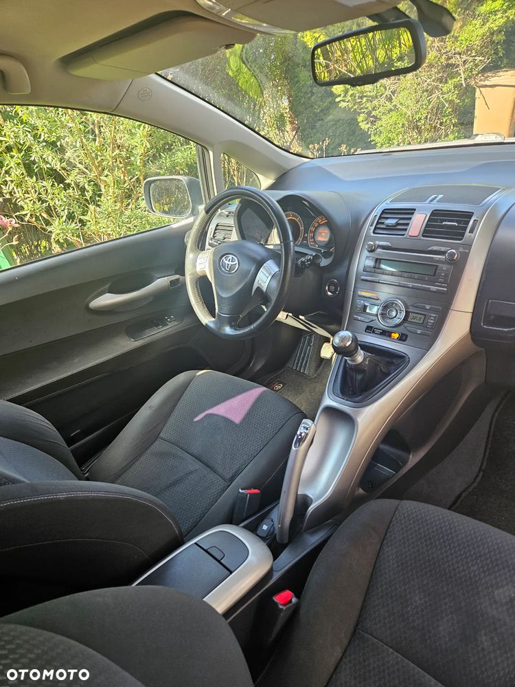 Toyota Auris 2.2 D-4D D-CAT - 20