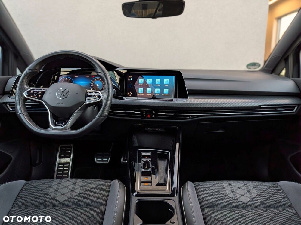 Volkswagen Golf 1.5 eTSI R-Line DSG - 17