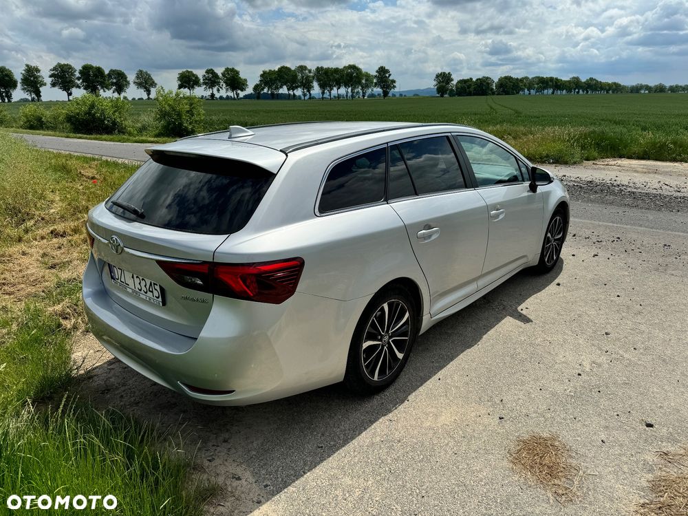 Toyota Avensis 2.0 D-4D Prestige - 3