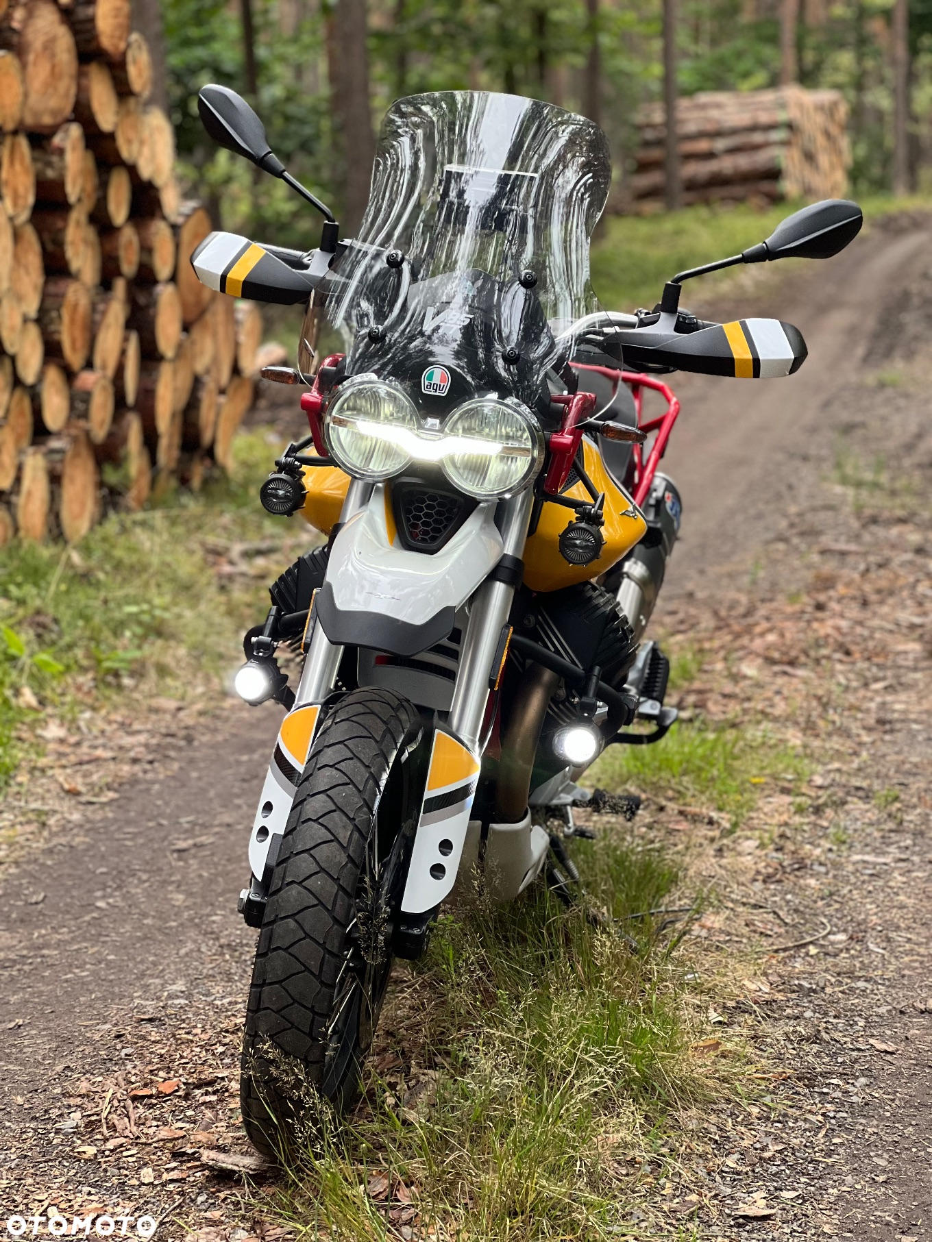 Moto Guzzi V85