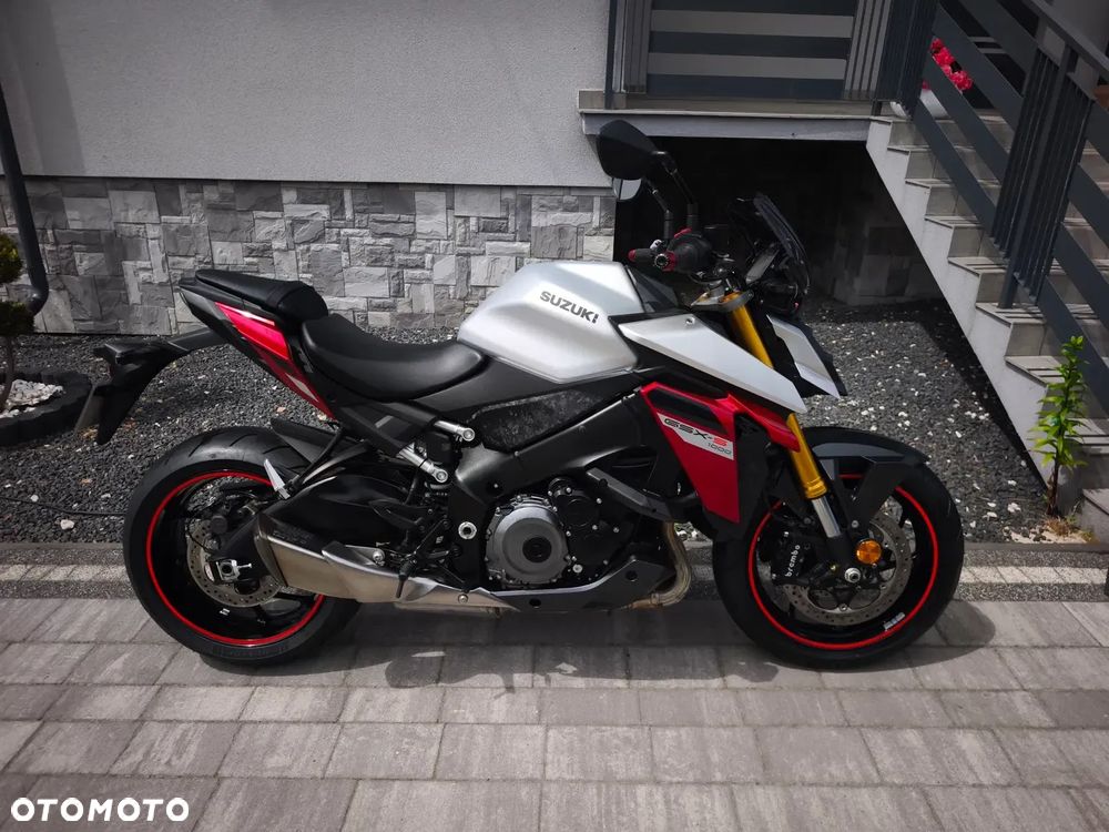 Suzuki GSX - 1