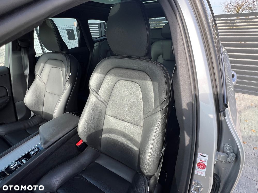 Volvo XC 60 D5 AWD R-Design - 21