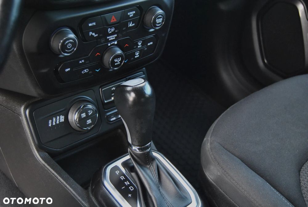 Jeep Renegade 1.3 T-GDI 4xe Automatik Summit - 14